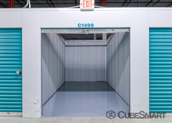 Facility photo: //images.sparefoot.com/medium/223119688dbc7d33cfb.jpg