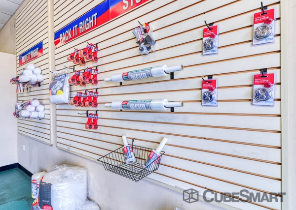 Facility photo: //images.sparefoot.com/medium/223119690326829ad94.jpg