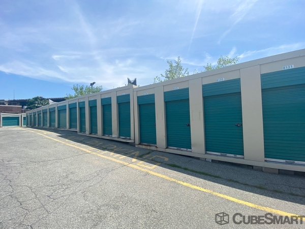 Storage Units at CubeSmart Self Storage - NY Brooklyn Lorraine Street - 183 Lorraine Street