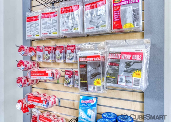 Facility photo: //images.sparefoot.com/medium/223124691eedaa69ba6.jpg