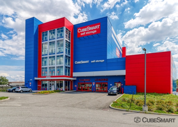 Facility photo: //images.sparefoot.com/medium/223131688b2c3886bf6.jpg