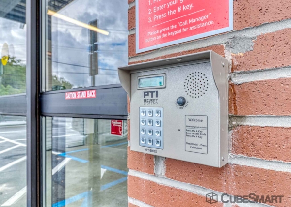 Facility photo: //images.sparefoot.com/medium/22317068834eb420330.jpg
