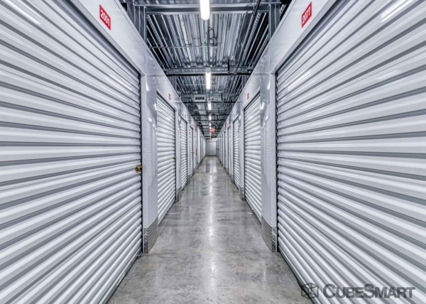 Facility photo: //images.sparefoot.com/medium/223170698da774aeb84.jpg