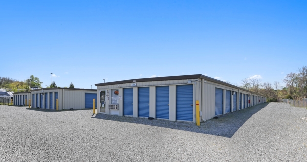 Facility photo: //images.sparefoot.com/medium/2231806888e4d85e8dc.jpg