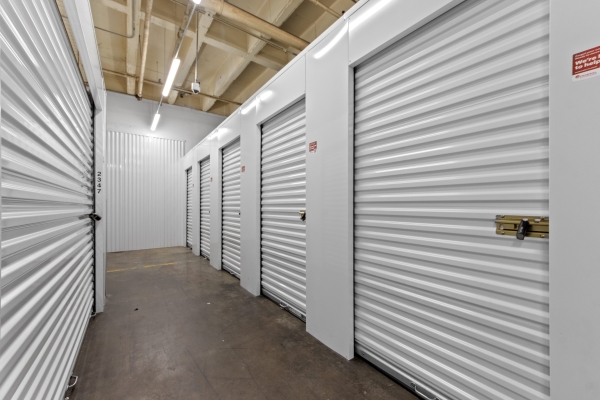 Facility photo: //images.sparefoot.com/medium/2231996a0cb64fcbd99.jpg