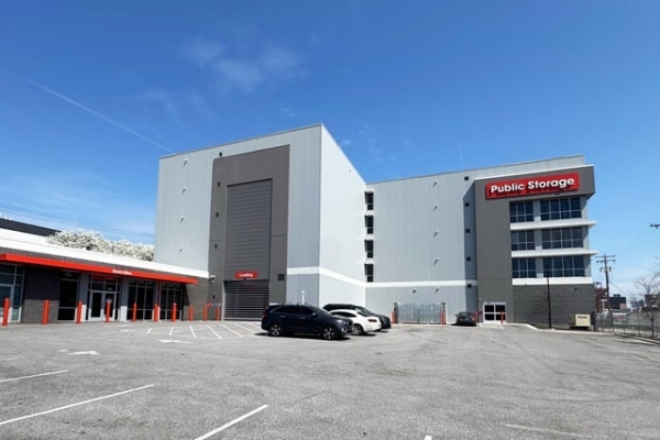 Facility photo: //images.sparefoot.com/medium/2232176876558d415cd.jpg