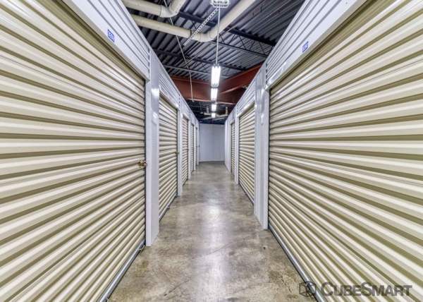 Facility photo: //images.sparefoot.com/medium/223248686f72dfebd54.jpg