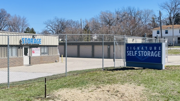 Facility photo: //images.sparefoot.com/medium/2232606536ef357a5d2.jpeg