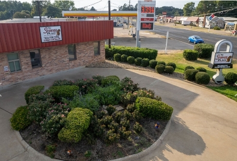 Facility photo: //images.sparefoot.com/medium/223296686efc14ba2b7.jpeg