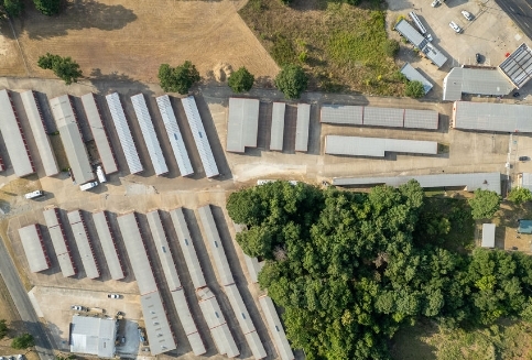 Facility photo: //images.sparefoot.com/medium/223296686efc158e7a3.jpeg