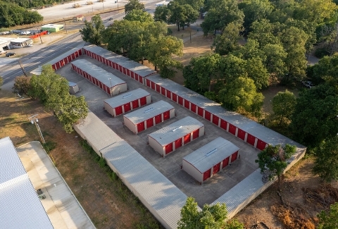 Facility photo: //images.sparefoot.com/medium/223297686ef99955c1d.jpeg