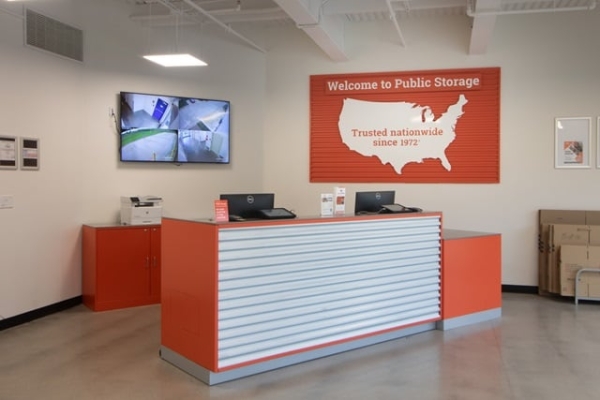 Facility photo: //images.sparefoot.com/medium/22330369ea21ba5f3ee.jpg