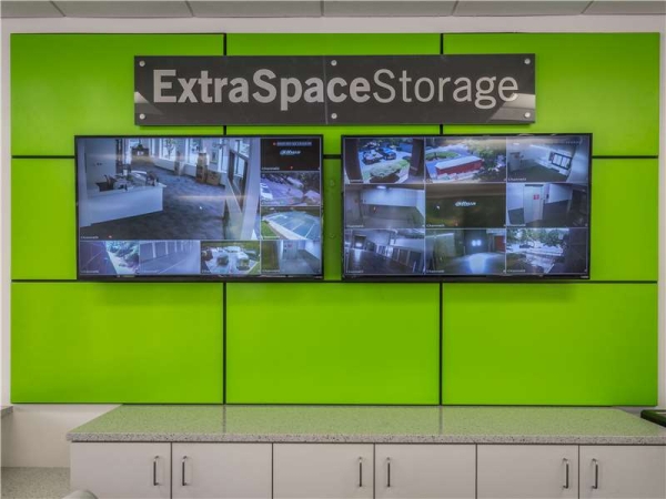 Storage Units at Extra Space Storage - 7566 - Alpharetta - McGinnis Ferry Rd - 5110 Mcginnis Ferry Road