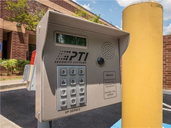 Storage Units at Extra Space Storage - 7566 - Alpharetta - McGinnis Ferry Rd - 5110 Mcginnis Ferry Road