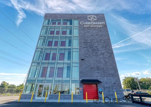 Facility photo: //images.sparefoot.com/medium/2233336989aa4e6666a.jpg