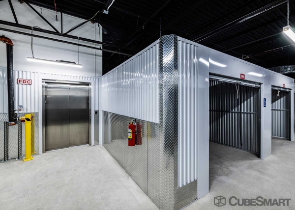 Facility photo: //images.sparefoot.com/medium/223334686f931b66610.jpg