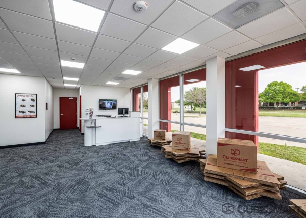 Facility photo: //images.sparefoot.com/medium/223334686f932485f4f.jpg