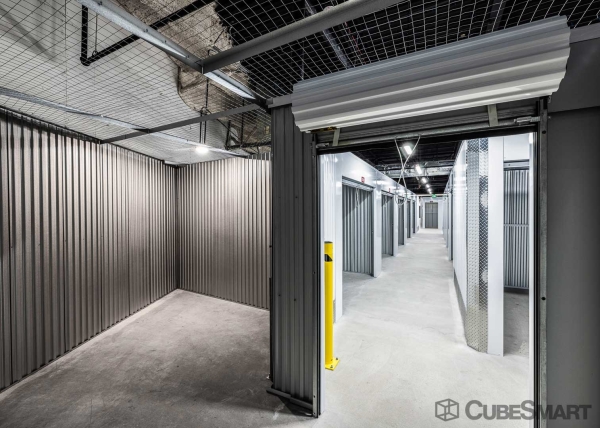 Facility photo: //images.sparefoot.com/medium/223334693bfbdbedf5b.jpg