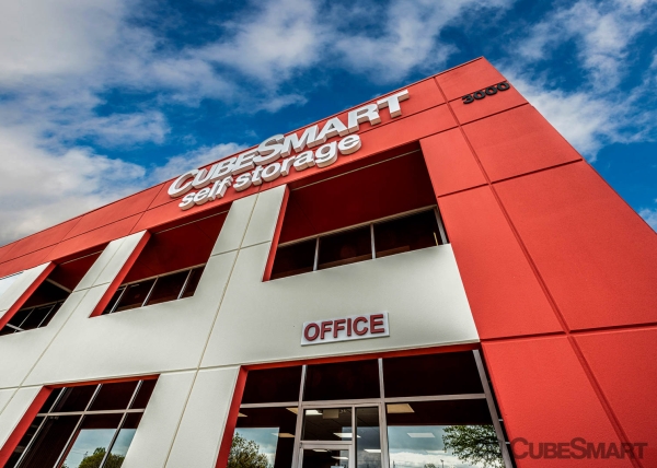 Facility photo: //images.sparefoot.com/medium/2233346943cfcd53899.jpg