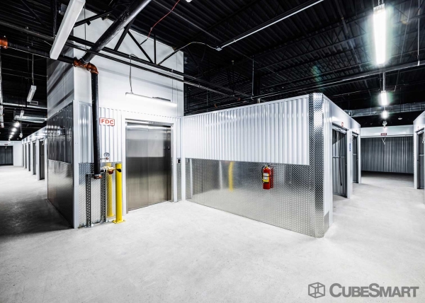 Facility photo: //images.sparefoot.com/medium/22333469de1191605b4.jpg