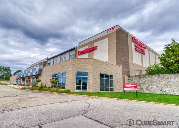 Facility photo: //images.sparefoot.com/medium/2233786989b2762d5e0.jpg