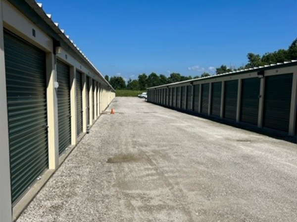 Facility photo: //images.sparefoot.com/medium/22339462f14e7a0c3f1.png