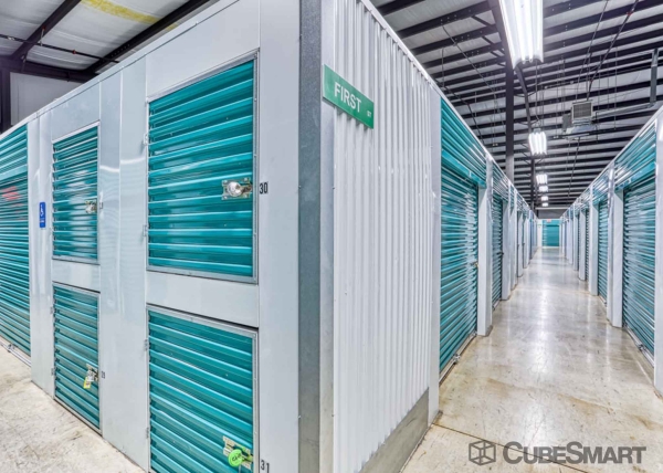 Facility photo: //images.sparefoot.com/medium/2234556943ca14ef61c.jpg