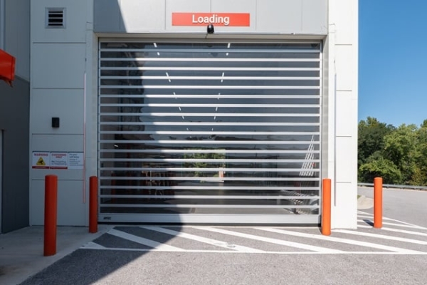 Facility photo: //images.sparefoot.com/medium/22346069e232d249953.jpg