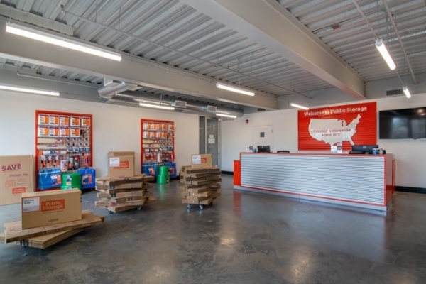 Storage Units at Public Storage - Portland - 3260 NE Columbia Blvd - 3260 NE Columbia Blvd