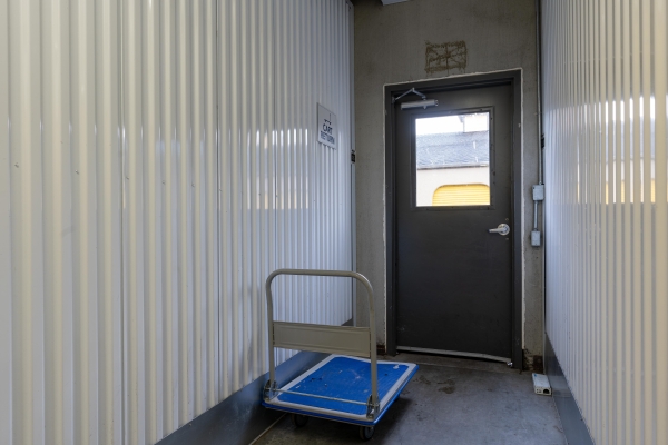 Storage Units at SecureSpace Self Storage Federal Way - 34202 16th Avenue South