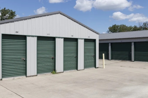 Facility photo: //images.sparefoot.com/medium/2236166a05c9f482d3c.jpg