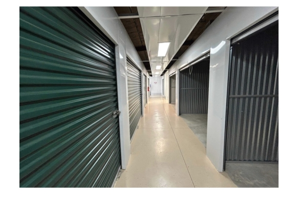 Facility photo: //images.sparefoot.com/medium/2236176a05cdf9168f7.jpg
