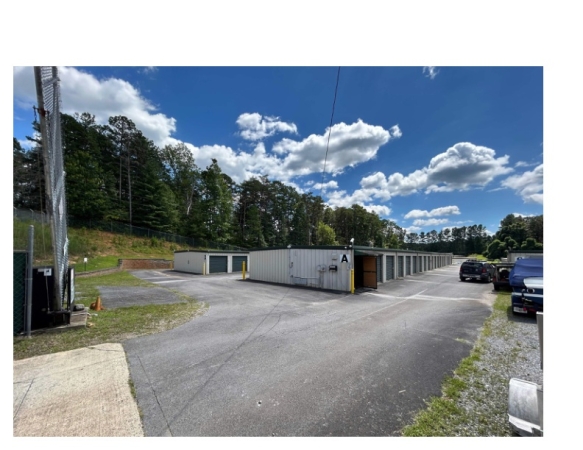 Facility photo: //images.sparefoot.com/medium/2236176a05ce0835422.jpg