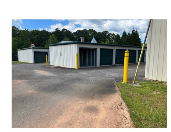 Facility photo: //images.sparefoot.com/medium/2236176a05ce16cfd0e.jpg