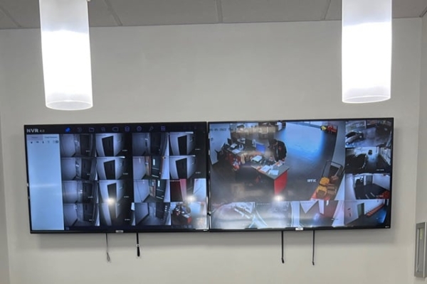 Facility photo: //images.sparefoot.com/medium/22365669419fe32fdef.jpg