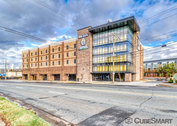 Facility photo: //images.sparefoot.com/medium/223704698af0dfe48d0.jpg