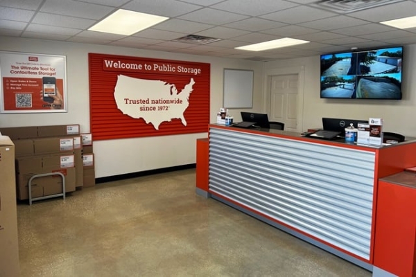 Facility photo: //images.sparefoot.com/medium/223737693833c0b71e4.jpg