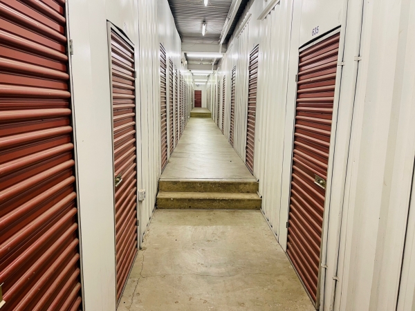 Storage Units at Storage Rentals of America - Alexandria - Eisenhower Ave - 4900 Eisenhower Ave