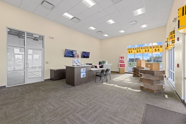 Facility photo: //images.sparefoot.com/medium/22376268ab56fa01302.jpeg