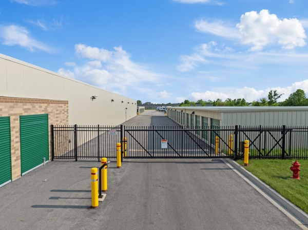 Facility photo: //images.sparefoot.com/medium/22376268af4dba40789.jpeg