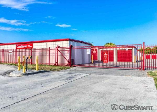 Storage Units at CubeSmart Self Storage - TX New Braunfels N Walnut Ave - 726 North Walnut Avenue