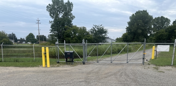 Facility photo: //images.sparefoot.com/medium/22386568af4034927f2.jpg
