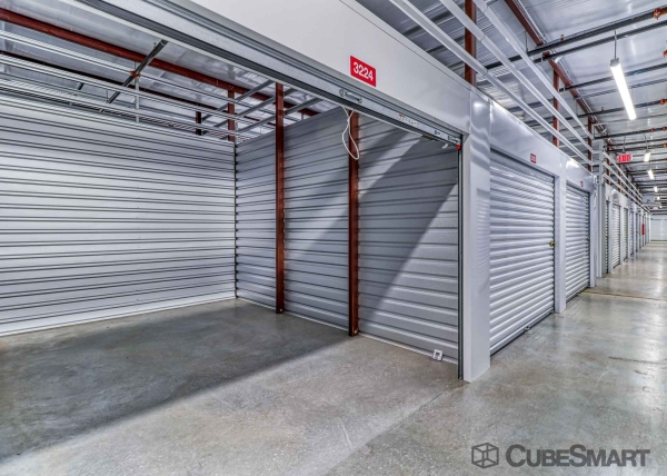 Facility photo: //images.sparefoot.com/medium/22387268b00b040a67a.jpg