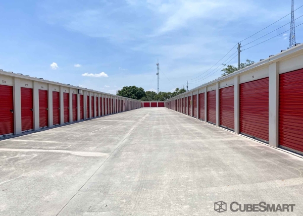 Facility photo: //images.sparefoot.com/medium/22387969845409f0494.jpg