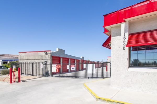 Facility photo: //images.sparefoot.com/medium/22389167eec67908c44.jpg