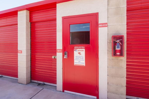 Facility photo: //images.sparefoot.com/medium/22389167eec67b44439.jpg