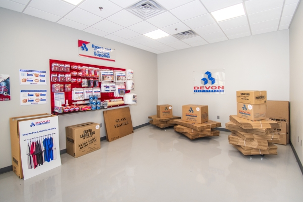 Facility photo: //images.sparefoot.com/medium/22389268c046cf56a4d.jpg