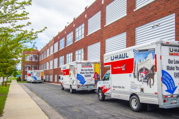 Facility photo: //images.sparefoot.com/medium/22389268c0472a95268.jpg