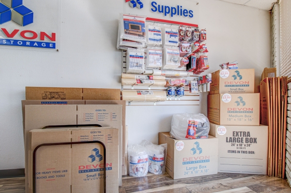 Facility photo: //images.sparefoot.com/medium/22390266047d73c7425.jpg
