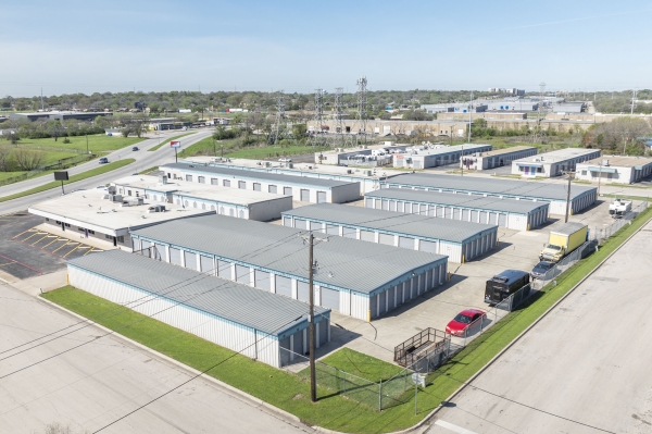 Facility photo: //images.sparefoot.com/medium/22390266047d75ad2ed.jpg